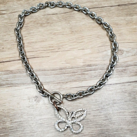 🆕️🚨🌸Guess🌸🚨 Rhinestone Butterfly Bracelet  Gun Metal w Toggle Clasp - Picture 2 of 5
